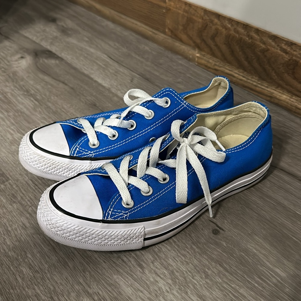 Converse - Picture 2 of 4